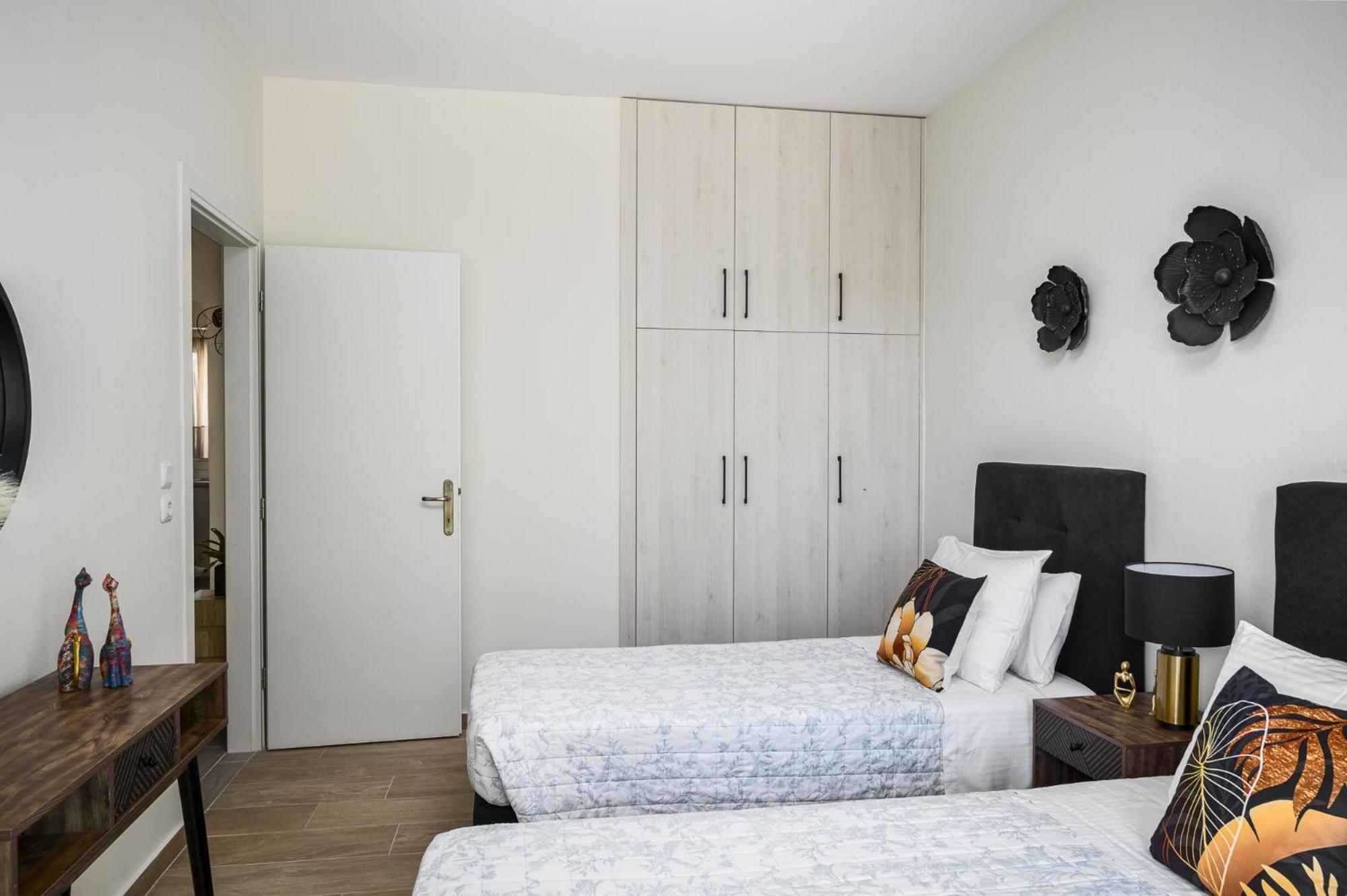 Ipsos Pool Apartments, Elena & Maria By Konnect מראה חיצוני תמונה